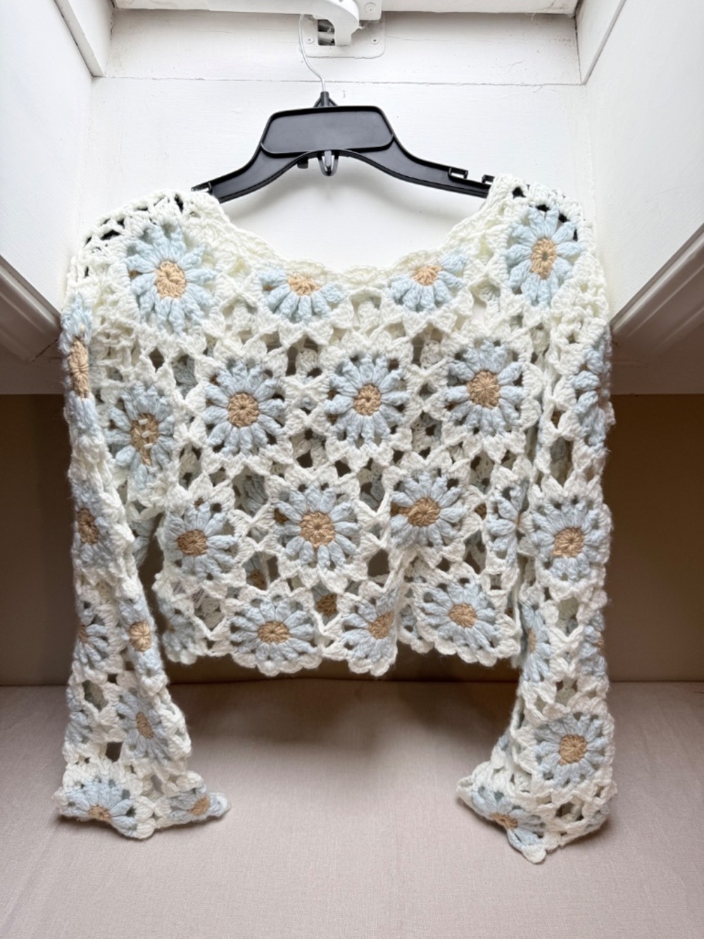 Altar’d State Crocheted Daisy Cropped Summer Sweater Boho Size S - Picture 3 of 11